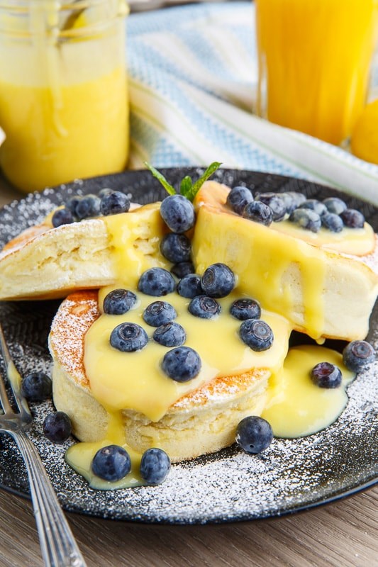 Japanese souffle pancakes with lemon curd and blueberries