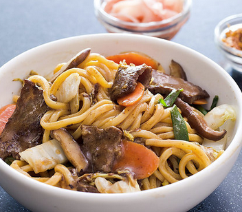 Japanese stir-fried noodles with beef