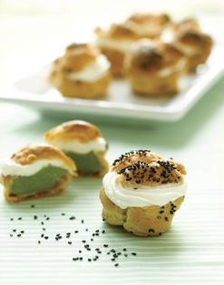 Japanese-style cream puffs