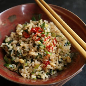 Japanese-style fried brown rice (Matsunomi-no-cha-han)
