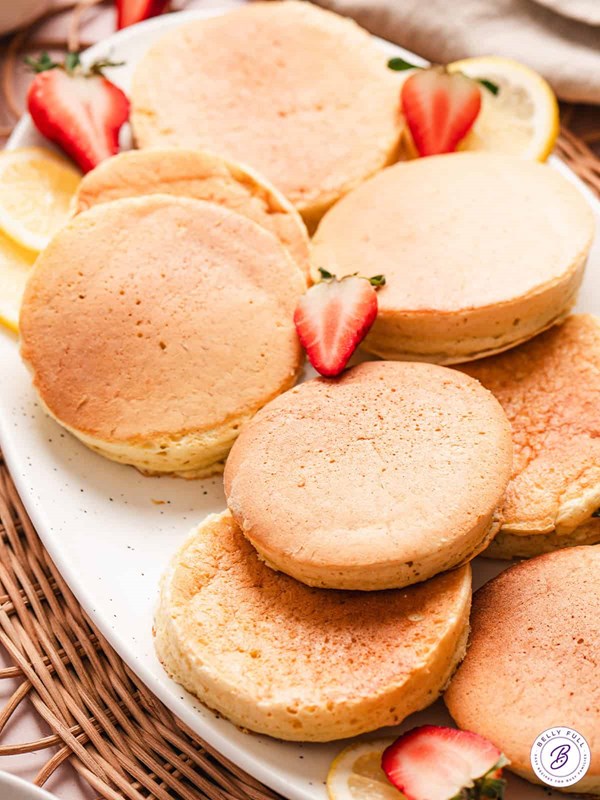 Japanese-style soufflé pancakes