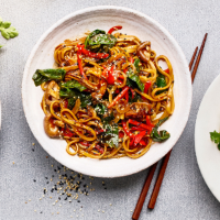 Japanese yaki udon