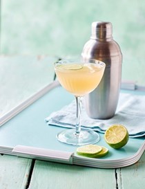 Jasmine pearl tea gimlet
