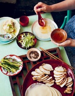 Jasmine tea-smoked chicken (Xun ji)