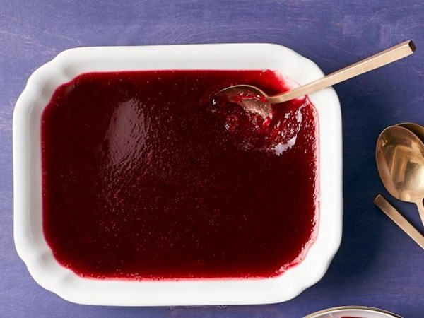 Jellied cranberry-cherry sauce