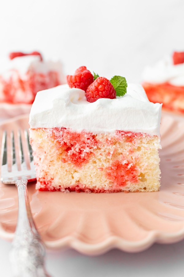 Jello poke cake
