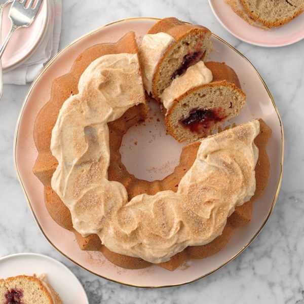 Jelly doughnut cake