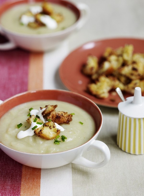 Jerusalem artichoke and potato soup with mustard croutons