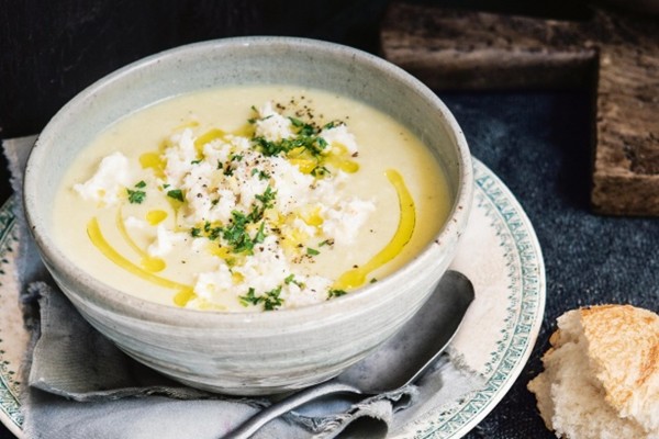 Jerusalem artichoke soup with crab & preserved lemon
