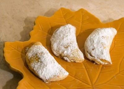 Jerusalem cinnamon-nut cookies (Travados)