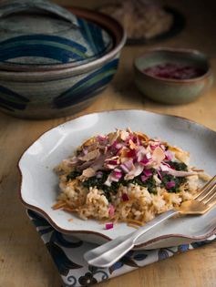 Jew's mallow with cardamom chicken