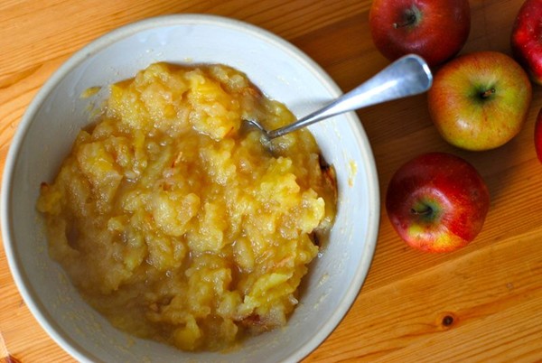 Judy Rodgers' roasted applesauce