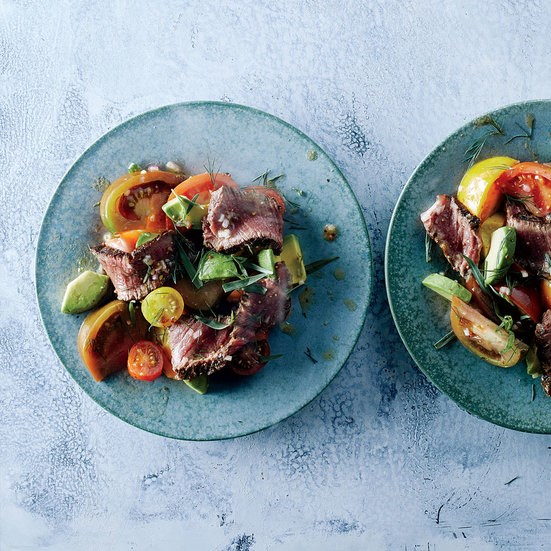 Juicy steak-and-tomato salad