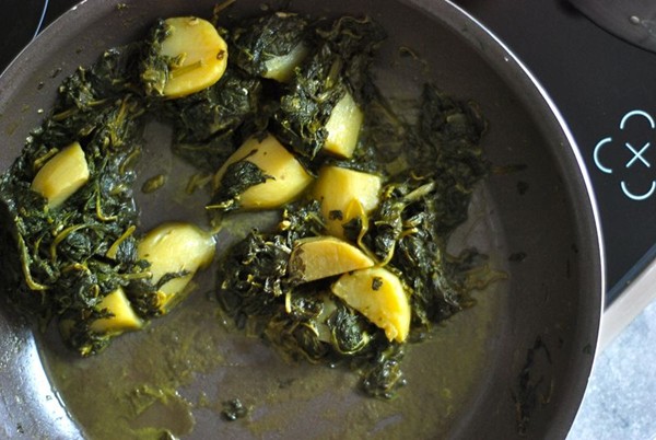 Julie Sanhi's saag