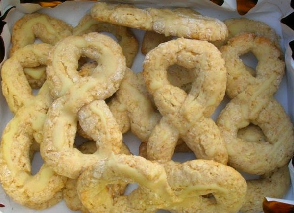 Jumbles with a white chocolate lemony drizzle