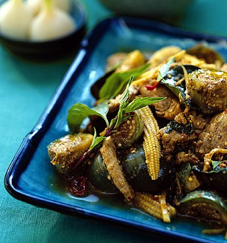 Jungle curry with pork and Thai eggplant (Gaeng pah muu)
