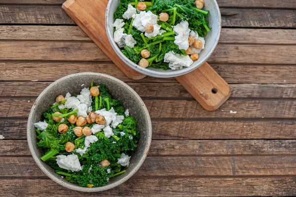 Kale & goats cheese bowls