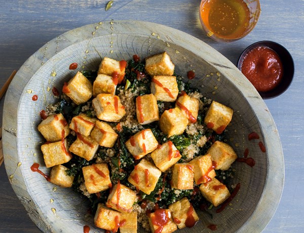 Kale and quinoa salad with tofu and miso