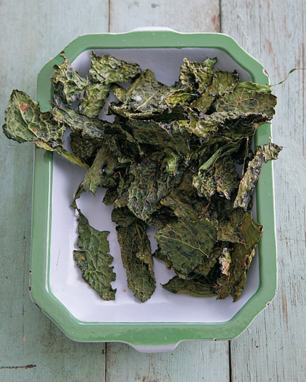 Kale chips with sea salt & smoked paprika