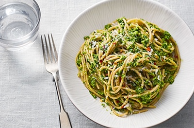 Kale, pea & walnut pesto