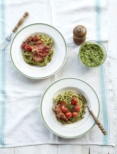 Kale pesto pasta with crispy prosciutto