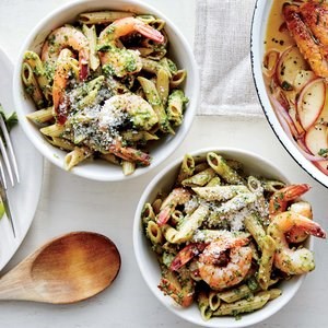 Kale pesto pasta with shrimp