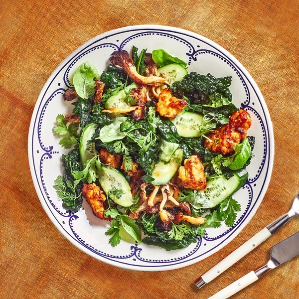 Kale salad with roasted tempeh and mushrooms