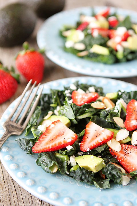 Kale, strawberry & avocado salad with lemon poppy seed dressing