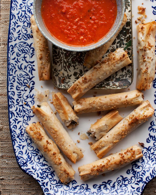Kale-stuffed phyllo "pens"