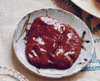 Kama yoghurt with plum butter
