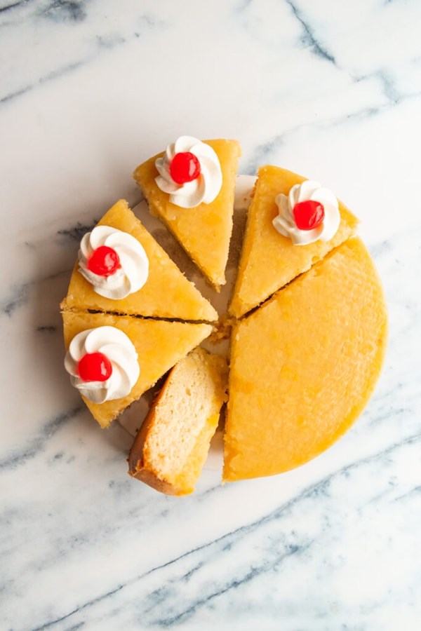 Karlee's crushed pineapple upside down cake