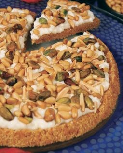 Kataifi and cream nut pie (Mafrouki)