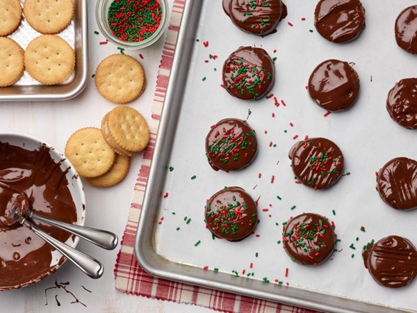 Katie Lee’s no-bake chocolate-peanut butter cookies