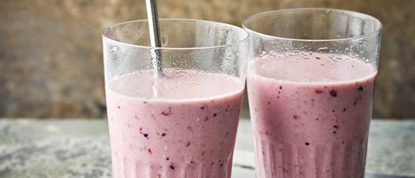 Kefir, banana, almond and frozen berry smoothie