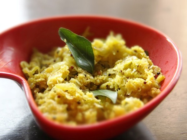 Kerala style stir-fried cabbage (Cabbage thoran)