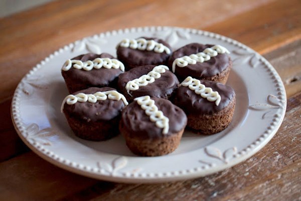 “Keto Debbie” chocolate cupcakes 