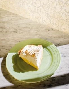 Key lime meringue pie