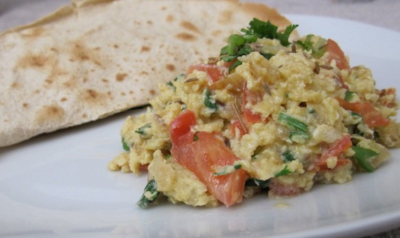 'Khagina': aromatic scrambled eggs the Afghani / Pakistani way