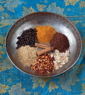 Khorasani seven-spice advieh (Advieh-ye haft qalami-e Khorasan)