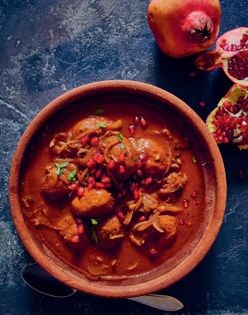 Kibbeh in sour tomato-pomegranate sauce (Kibbeh hamoud)