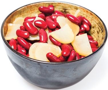 Kidney bean and crisp vegetable salad