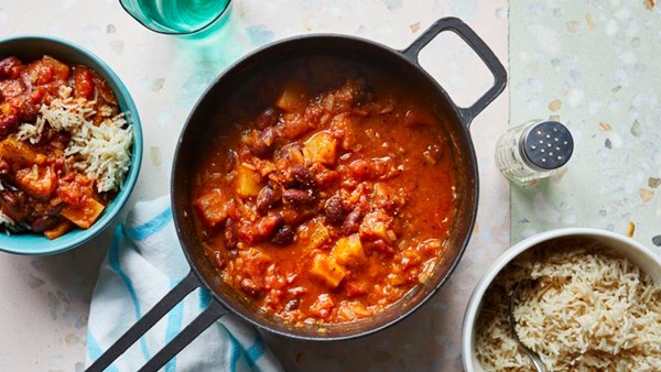 Kidney bean and pineapple curry