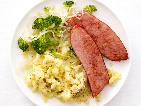 Kielbasa with mashed potatoes