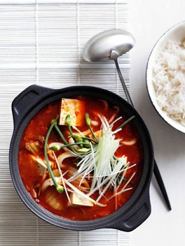 Kimchi jjigae