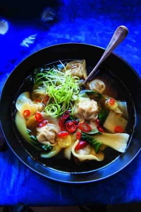 Kimchi mandu guk