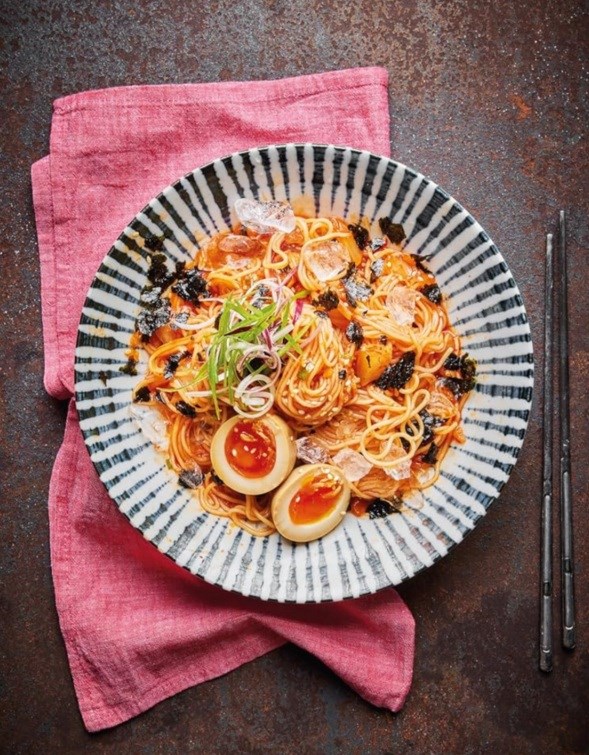 Kimchi noodles (Kimchi bibim guksu)
