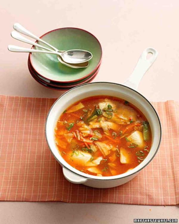 Kimchi stew with chicken and tofu