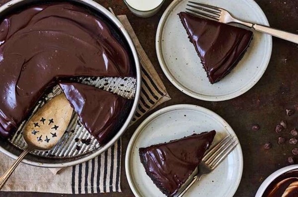 King Arthur Flour's original "cake-pan" cake