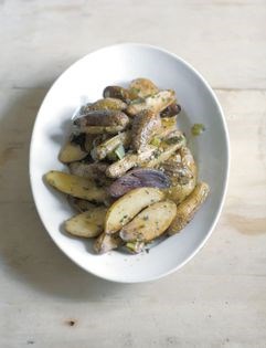 Kipfler potatoes with herbs (Rattes aux herbes)