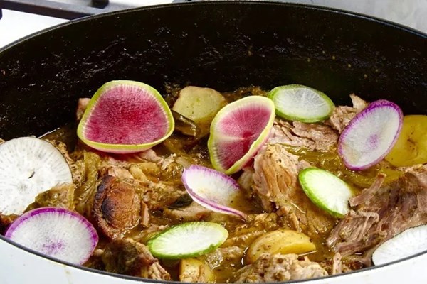 Kiwi & tomatillo salsa braised pork 